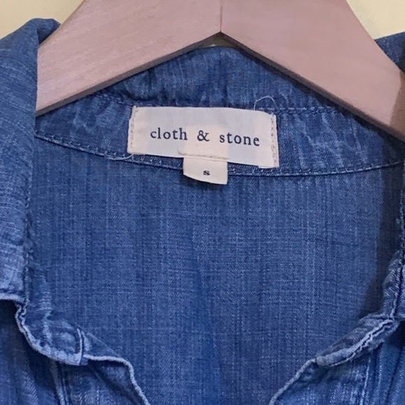 Cloth & Stone | 100% Tencel Blue Denim Hi Lo Rounded Hem 3 Button Top Shirt S - Picture 5 of 17